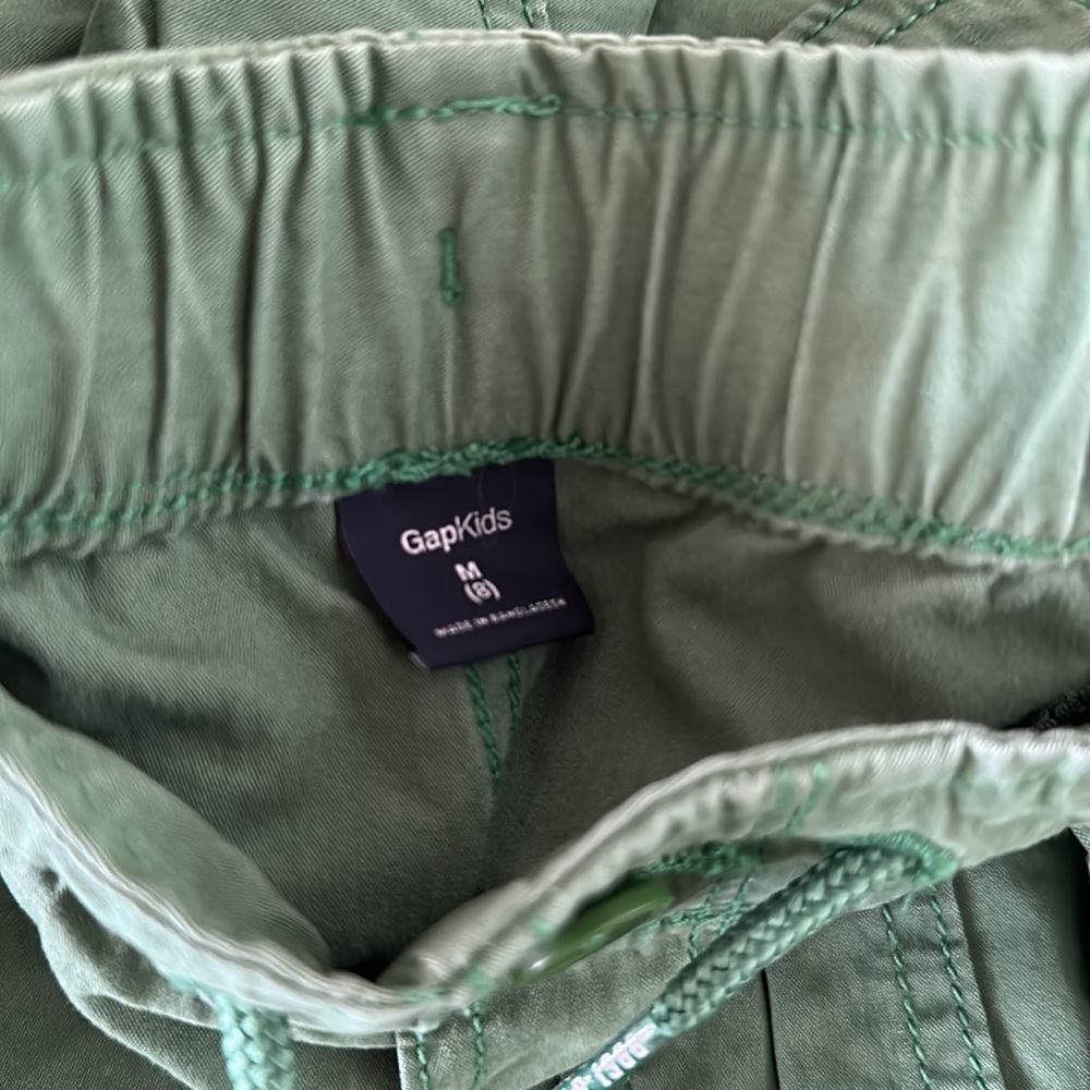Gap kids green cargo pants size Medium (8) - Picture 2 of 3